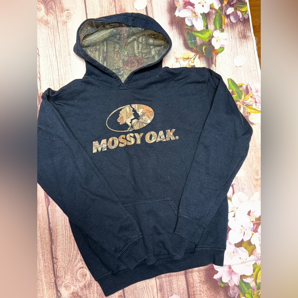 Mossy Oak Black and Camouflage Men's Sweater - Picture 1 of 3